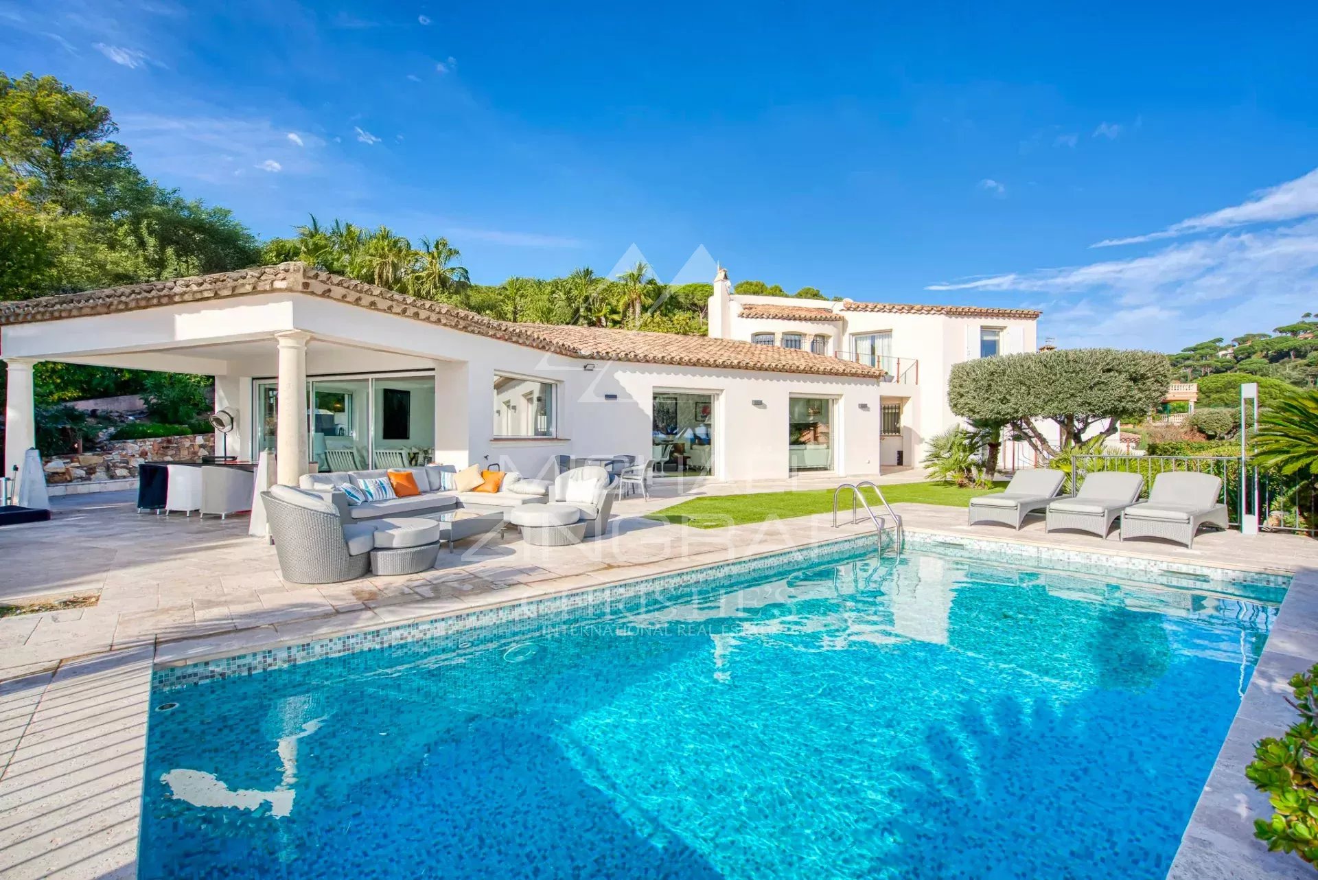 Propriété de standing vue mer proche plage