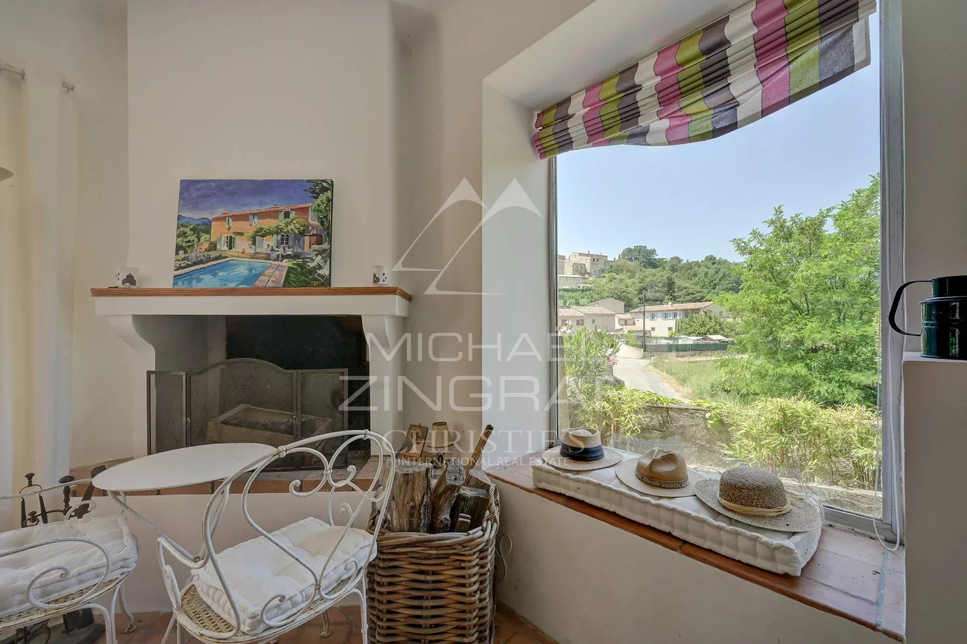Authentic farmhouse in the heart of the Luberon