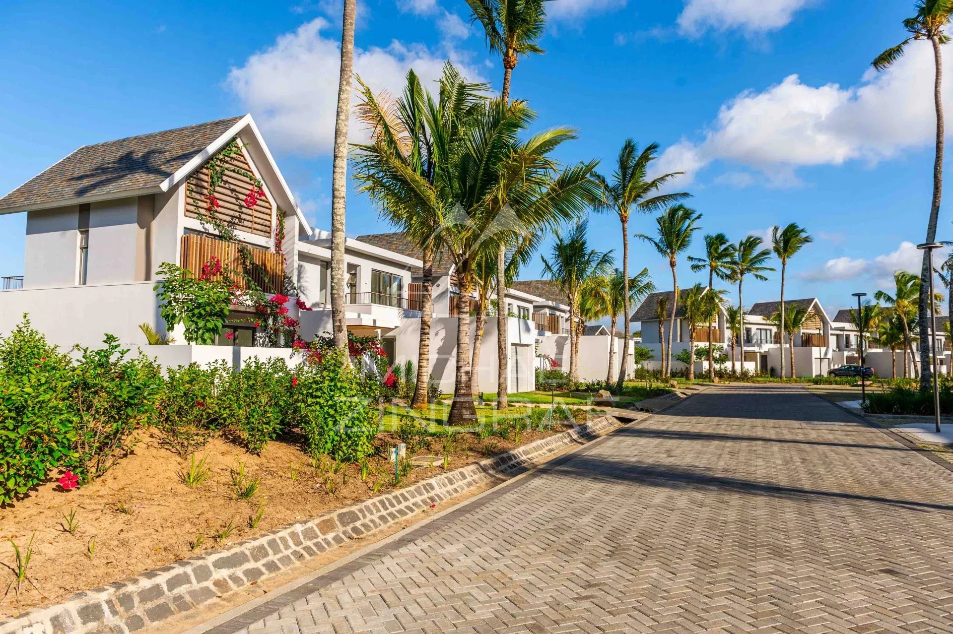 Exceptional 4 bedrooms villa on Golf Estate