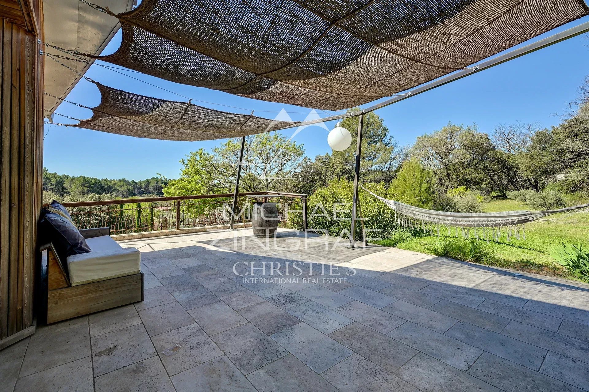 Helles, ruhiges Anwesen