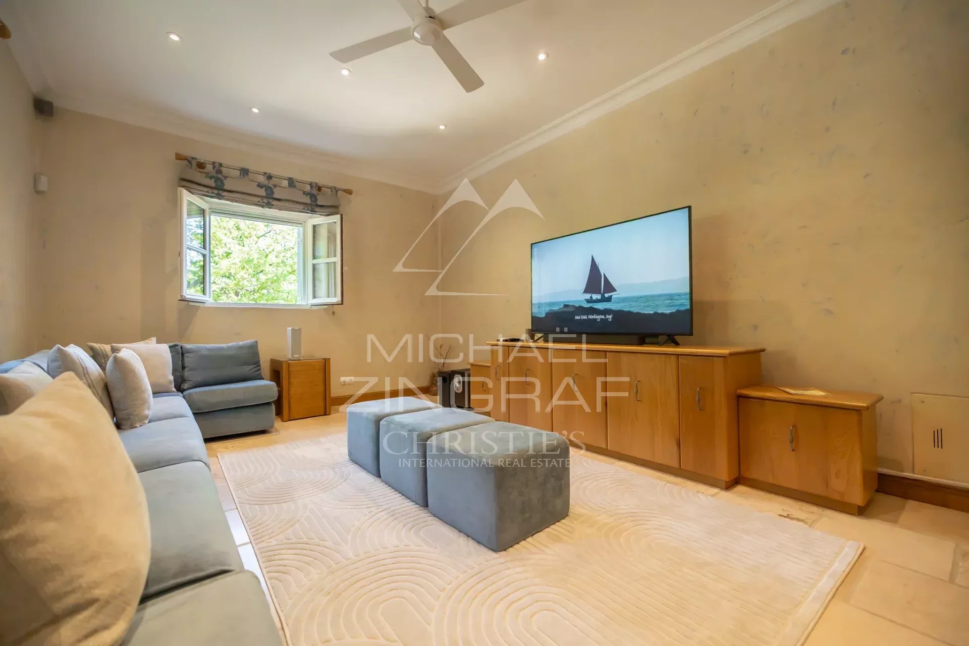 Gordes – Wunderschönes Steinhaus mit Aussicht und Pool, nur wenige Schritte vom Dorfzentrum entfernt