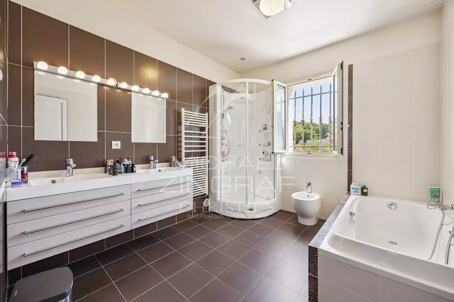 Exceptional Villa with Olive Grove – Grasse / Near Opio