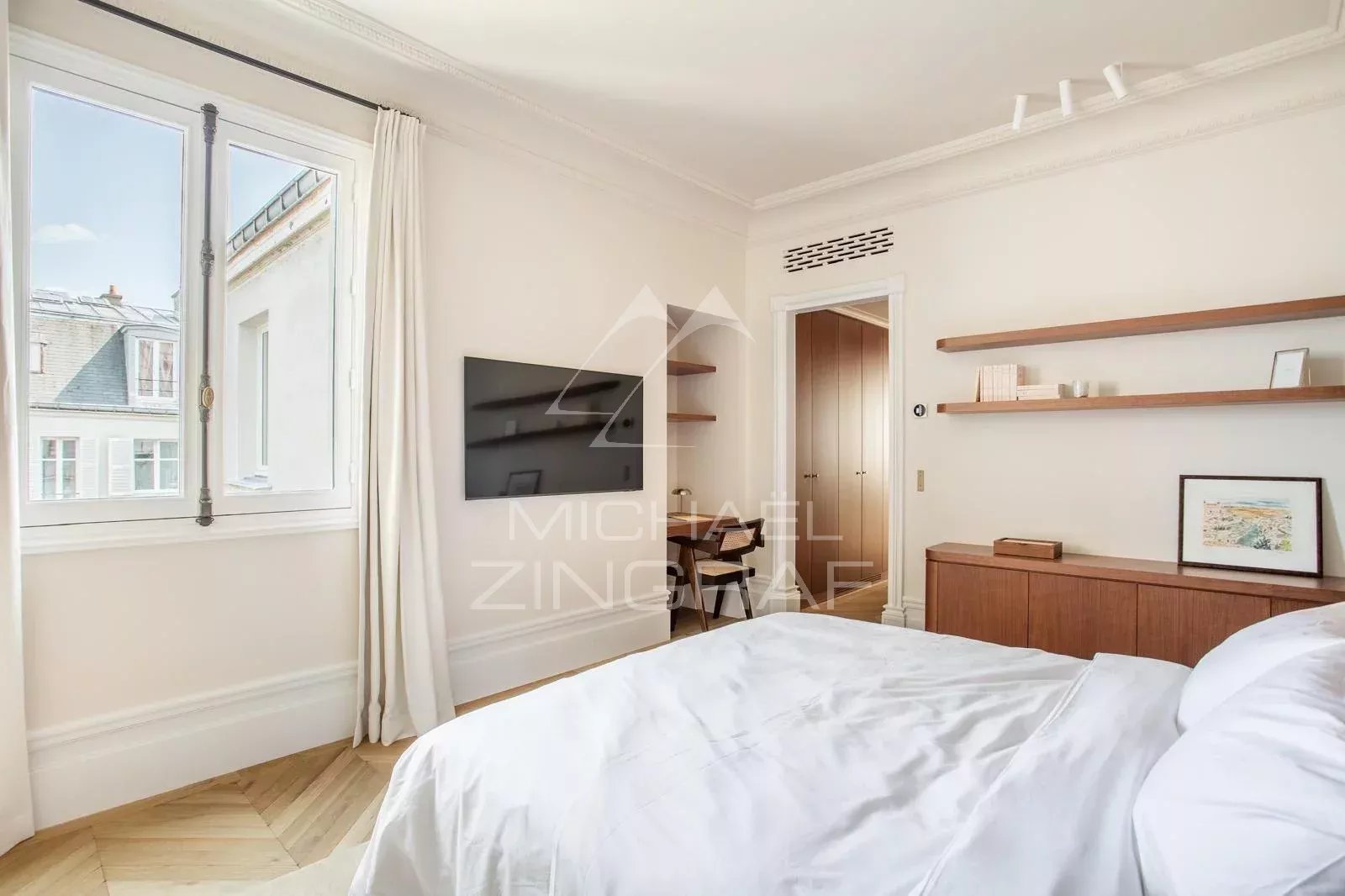 To sell - 3 Mastersuites - Perfect condition  - Odéon