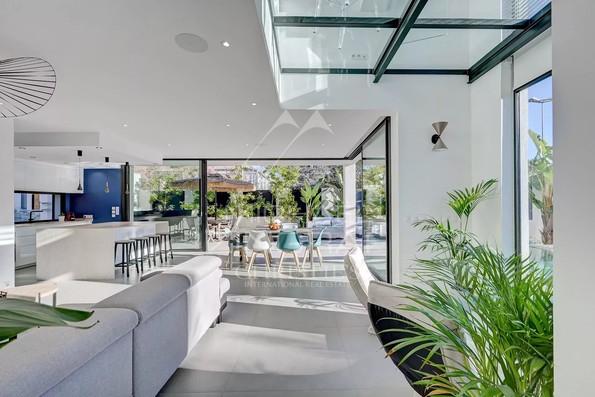 Confidential Sale - Architect house with swimming pool in Cap Brun, Toulon