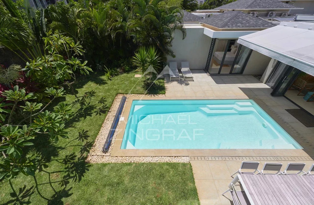 Villa avec piscine dans une résidence sécurisée à Péreybère