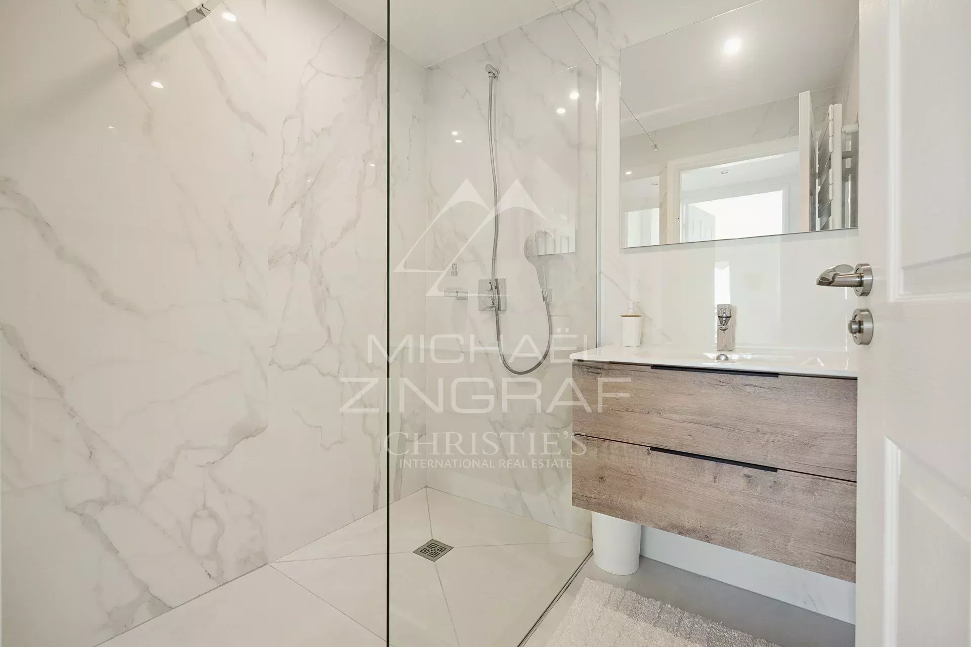 Appartement lumineux dans résidence sécurisée