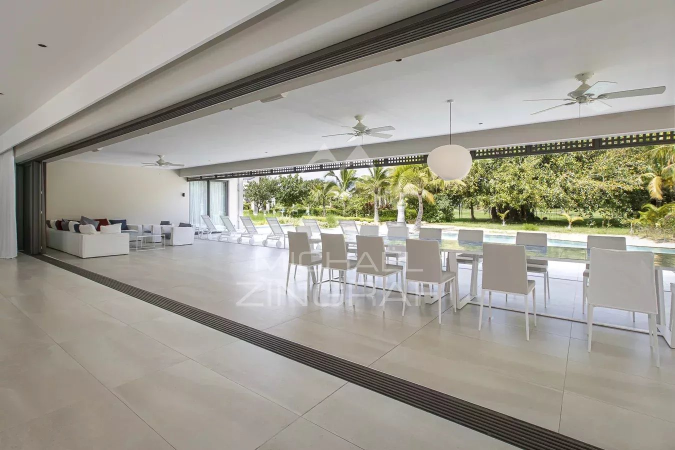 Außergewöhnliche Villa im Herzen des Wohnviertels The Gardens