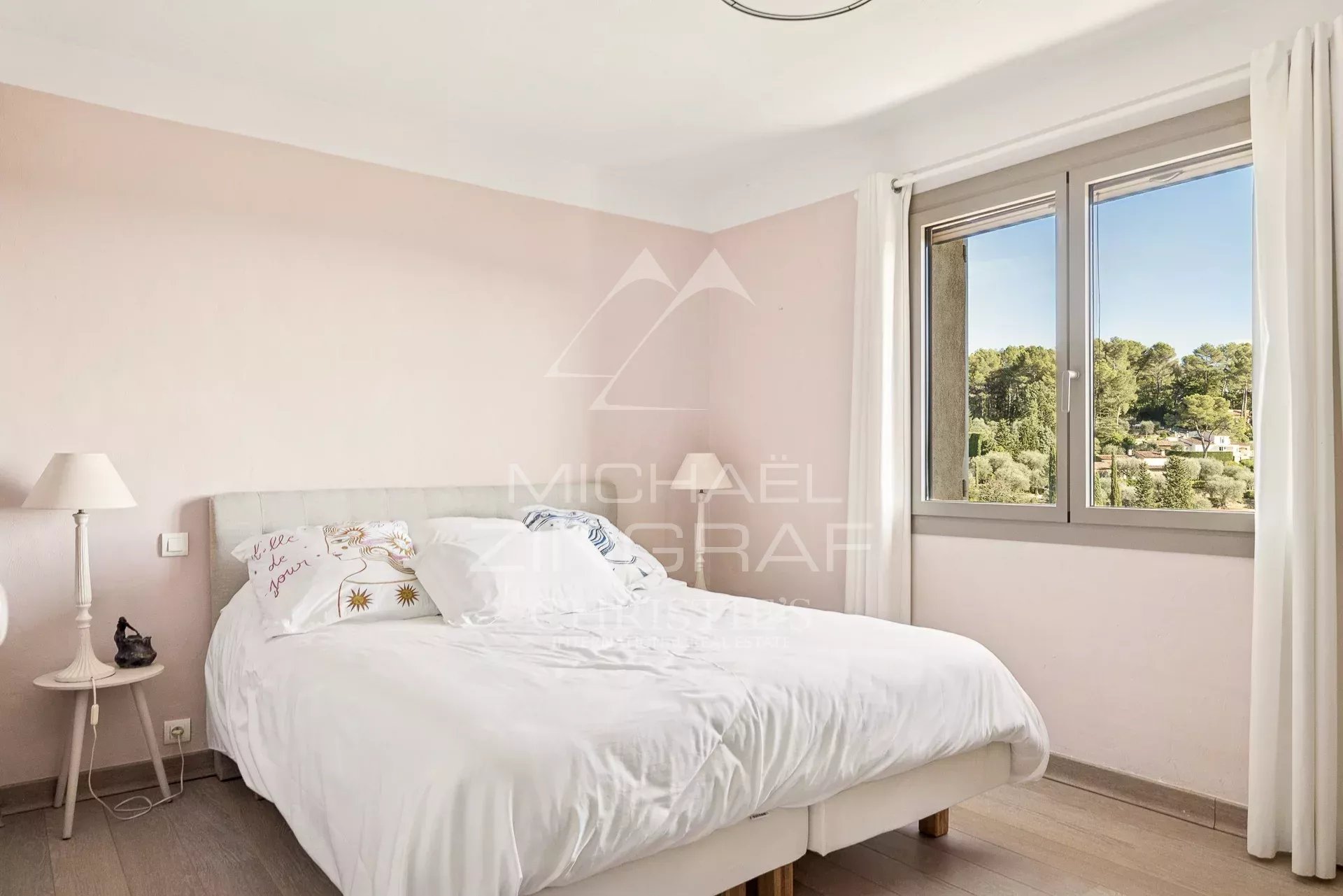 Arrière-Pays Cannois - Villa provençale au calme - 5 chambres