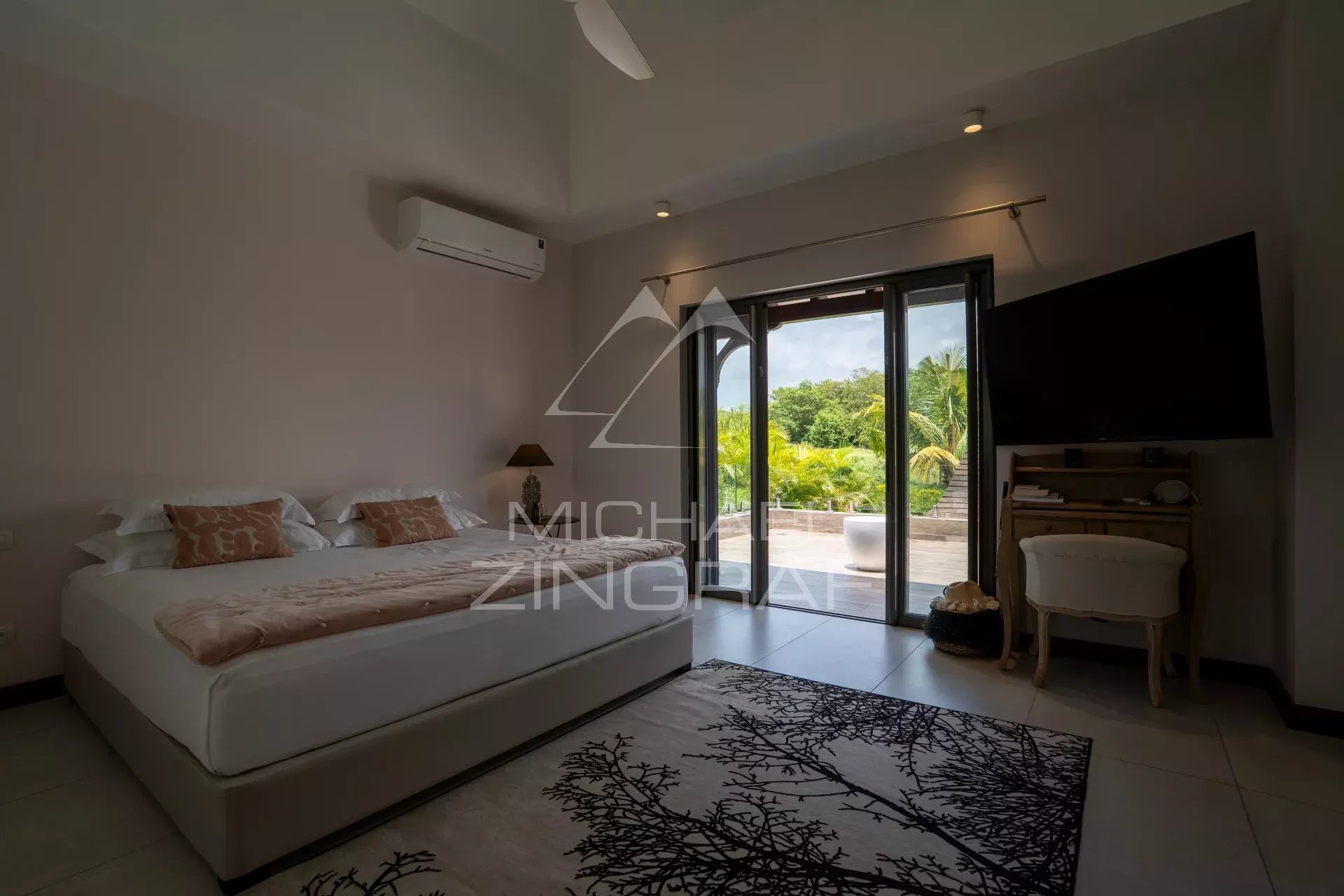 Élégante villa contemporaine face au golf - Bel Ombre