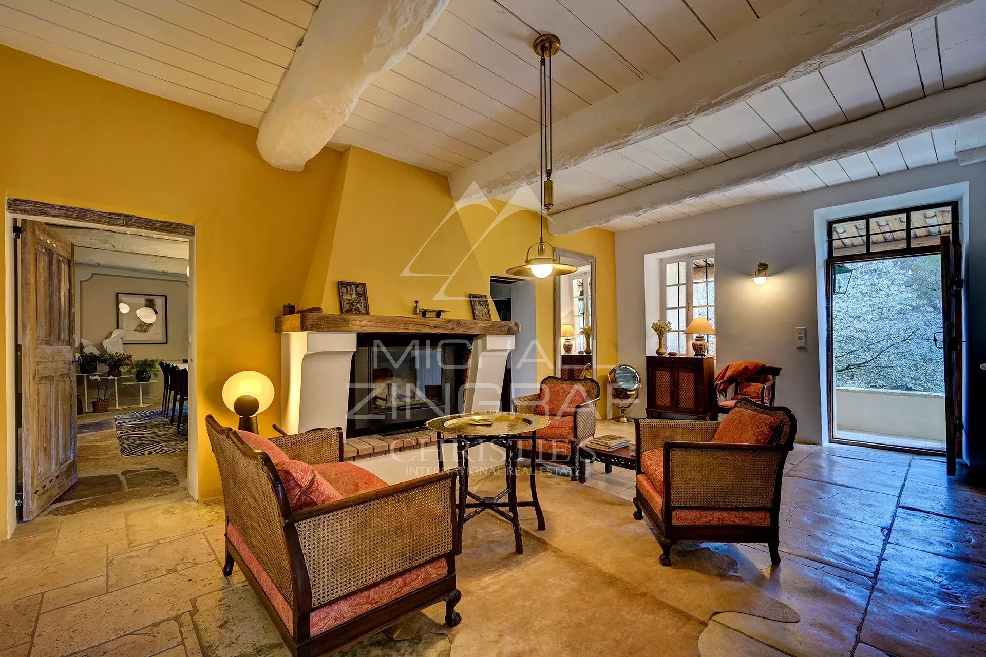 Moulin du XVII élégamment rénové