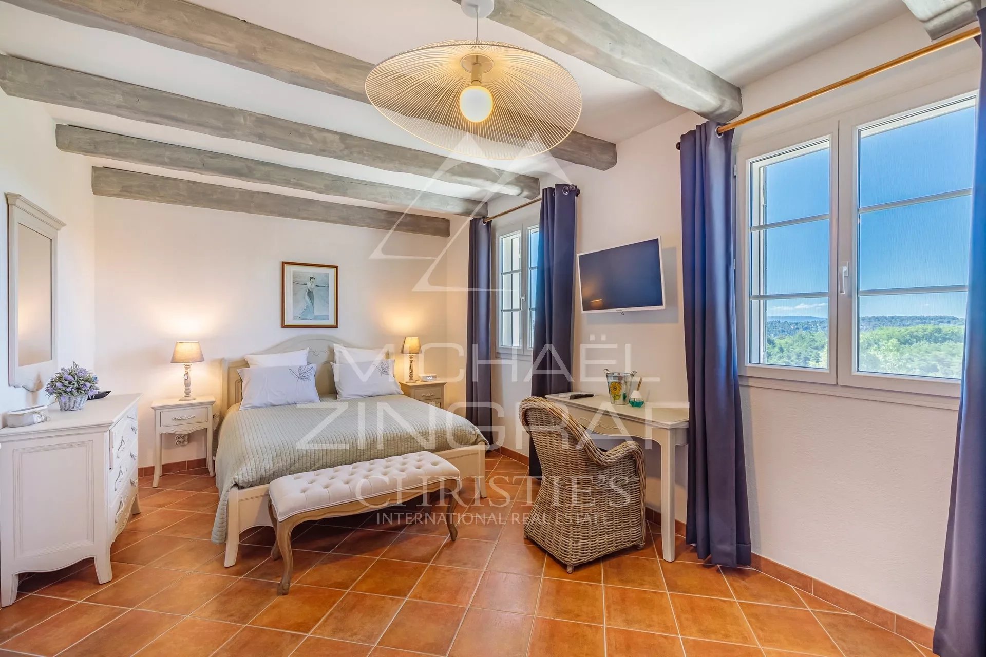 Murs – Élégante Bastide avec Vue Panoramique sur le Luberon