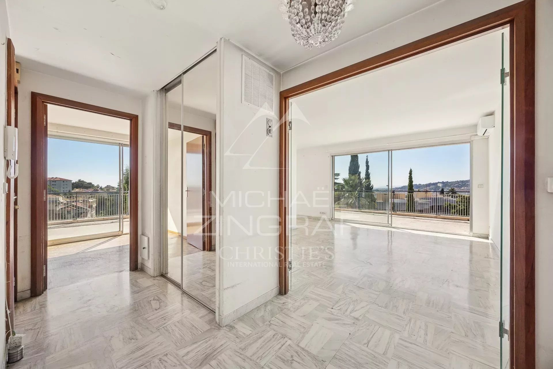 Dernier étage avec terrasse et vue mer panoramique