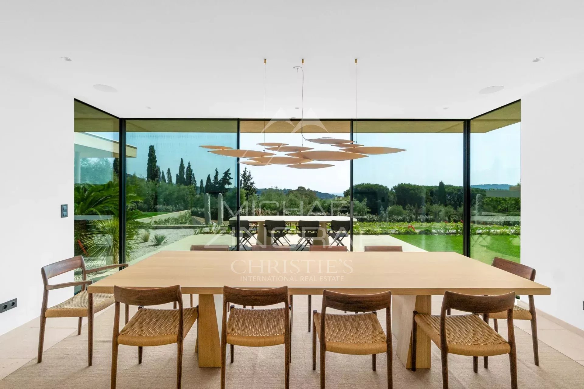 Exceptional Villa in Pampelonne – Elegance and Privacy