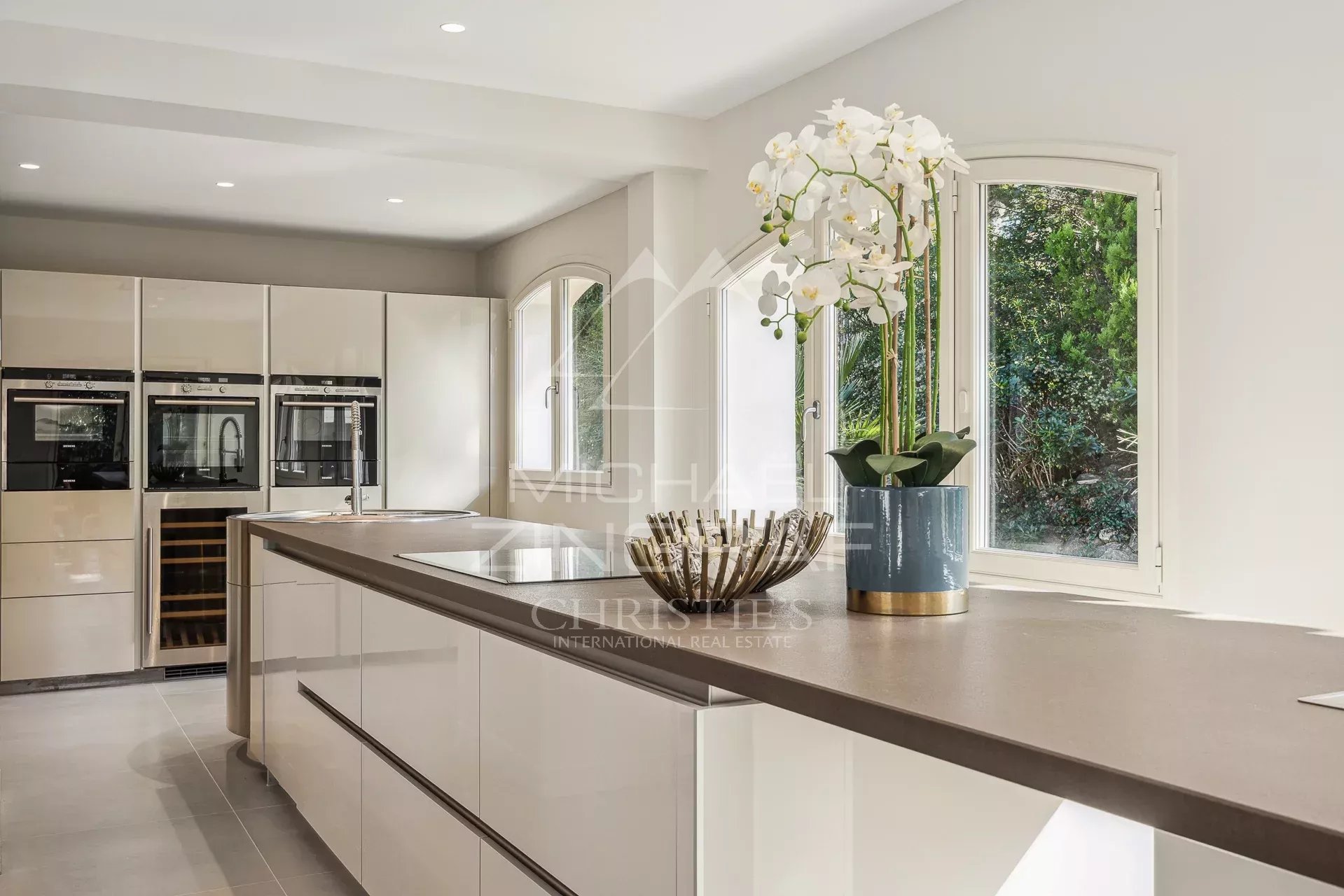 Superbe villa rénovée dans un écrin de verdure - 5 chambres