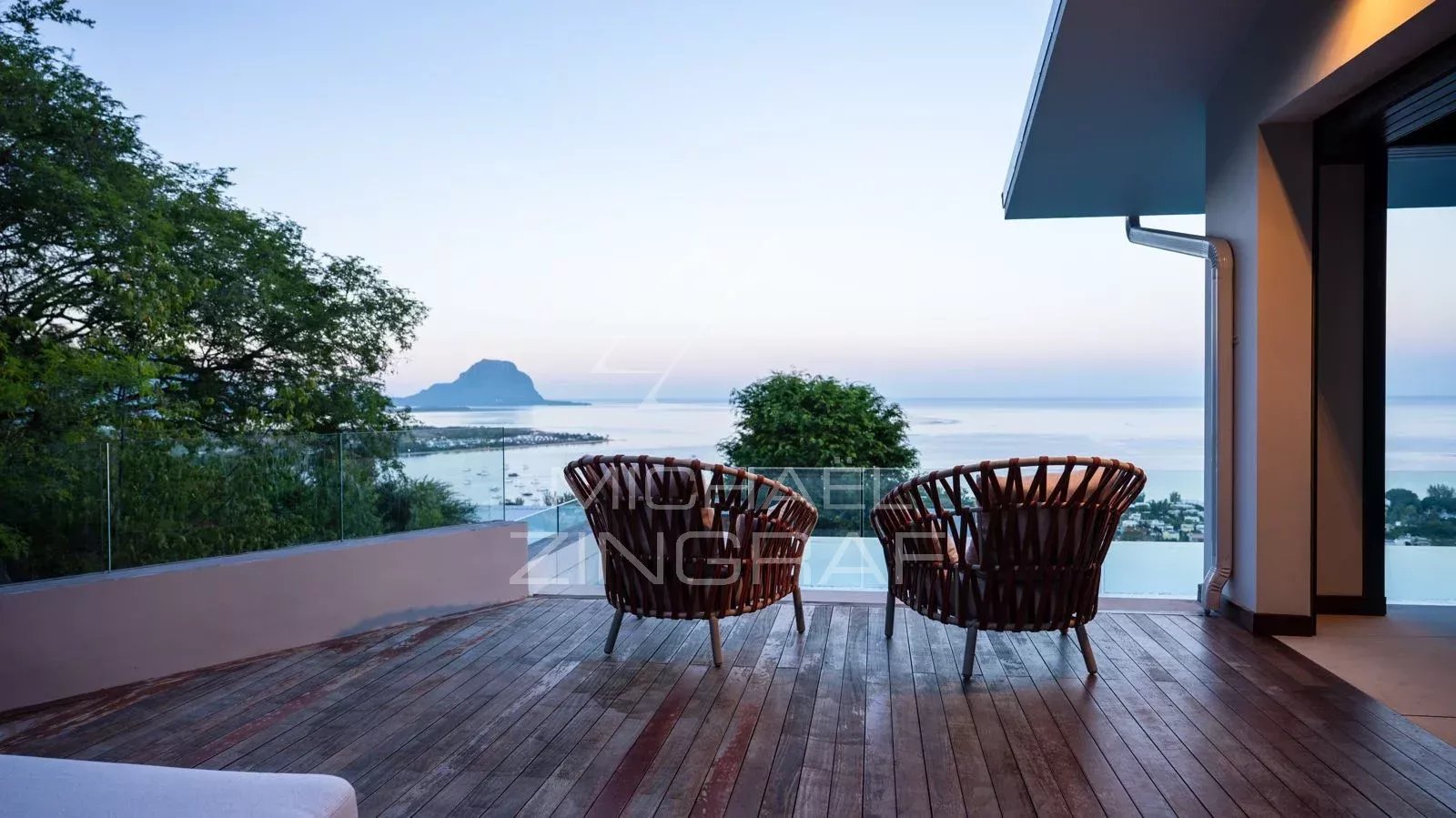 Île Maurice – Villa d’Exception Ultra Luxe avec Vue Panoramique sur Le Morne – Rivière Noire