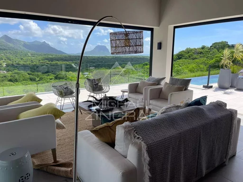 Exceptional Luxury Villa in Black River