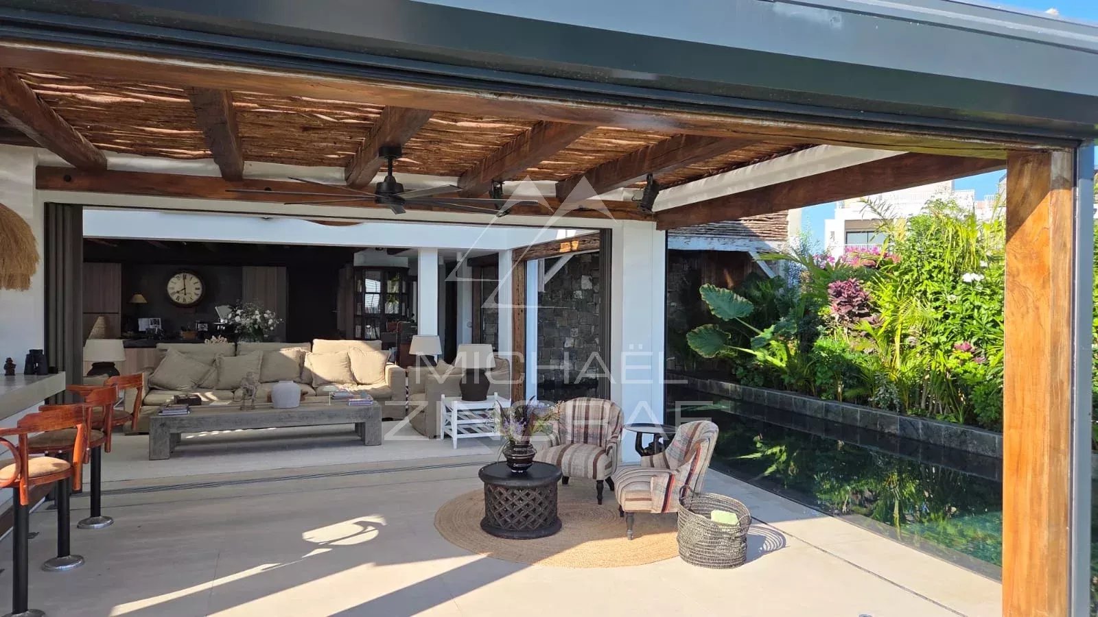 Exceptional Beachfront Penthouse in Pointe Aux canonniers