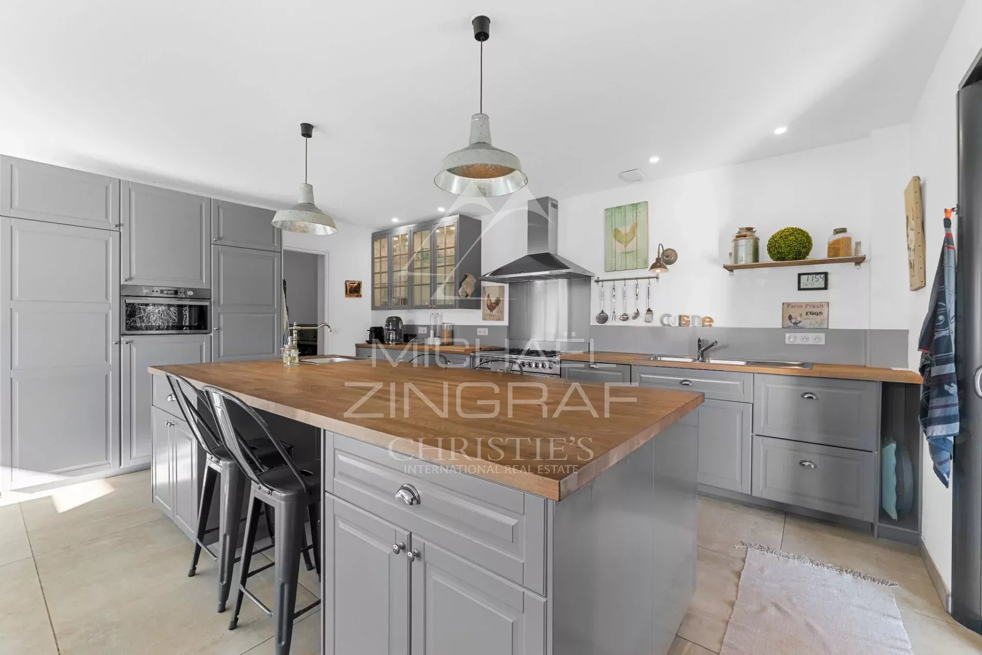 Belle bastide moderne au calme absolu