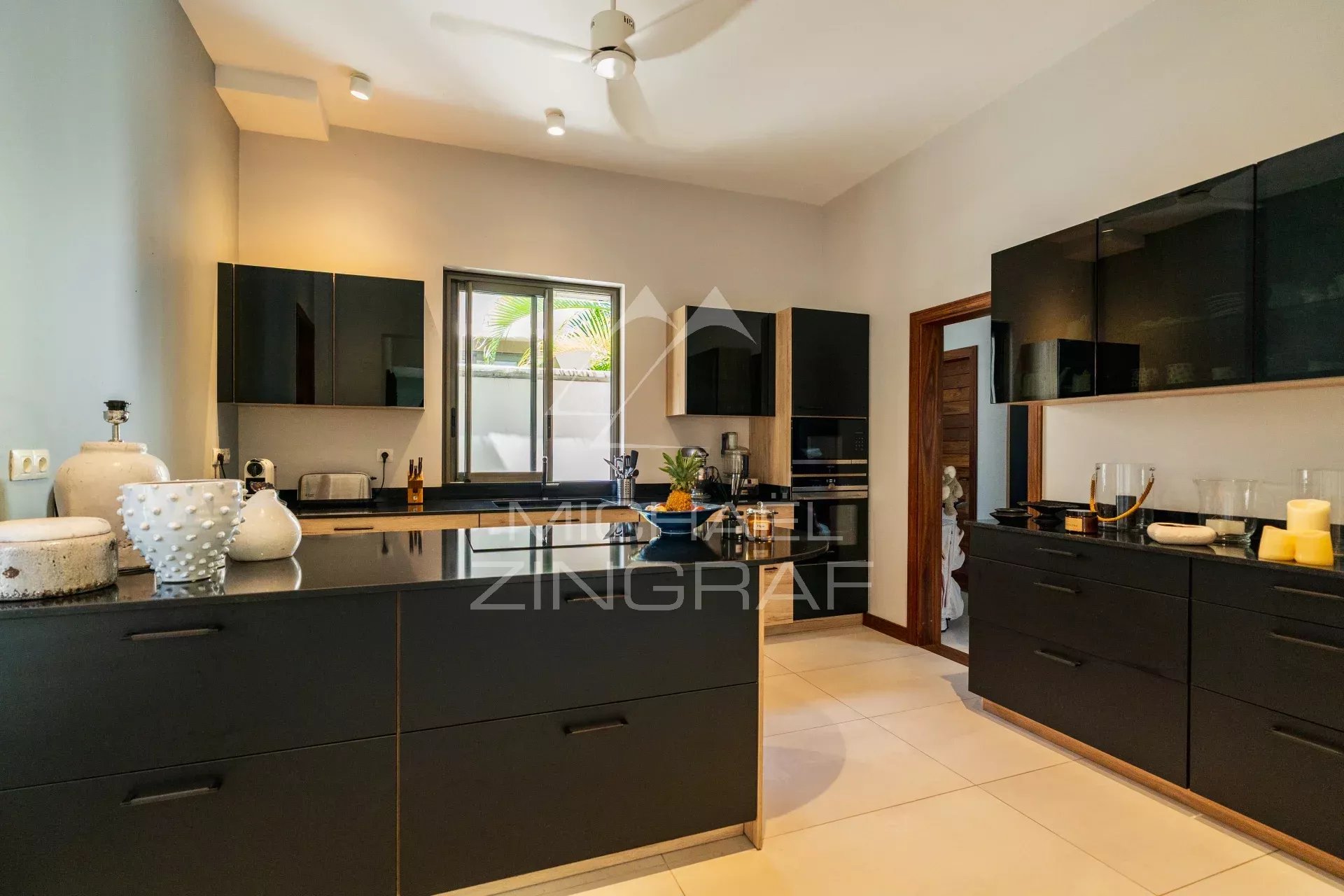 Élégante villa contemporaine face au golf - Bel Ombre