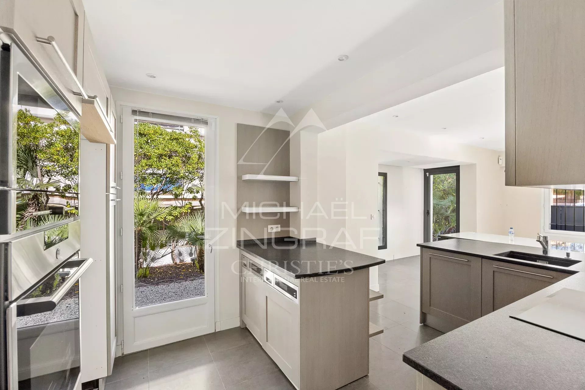 Seltene Gelegenheit – Cannes Pointe Croisette – Villa in geschlossener Wohnanlage