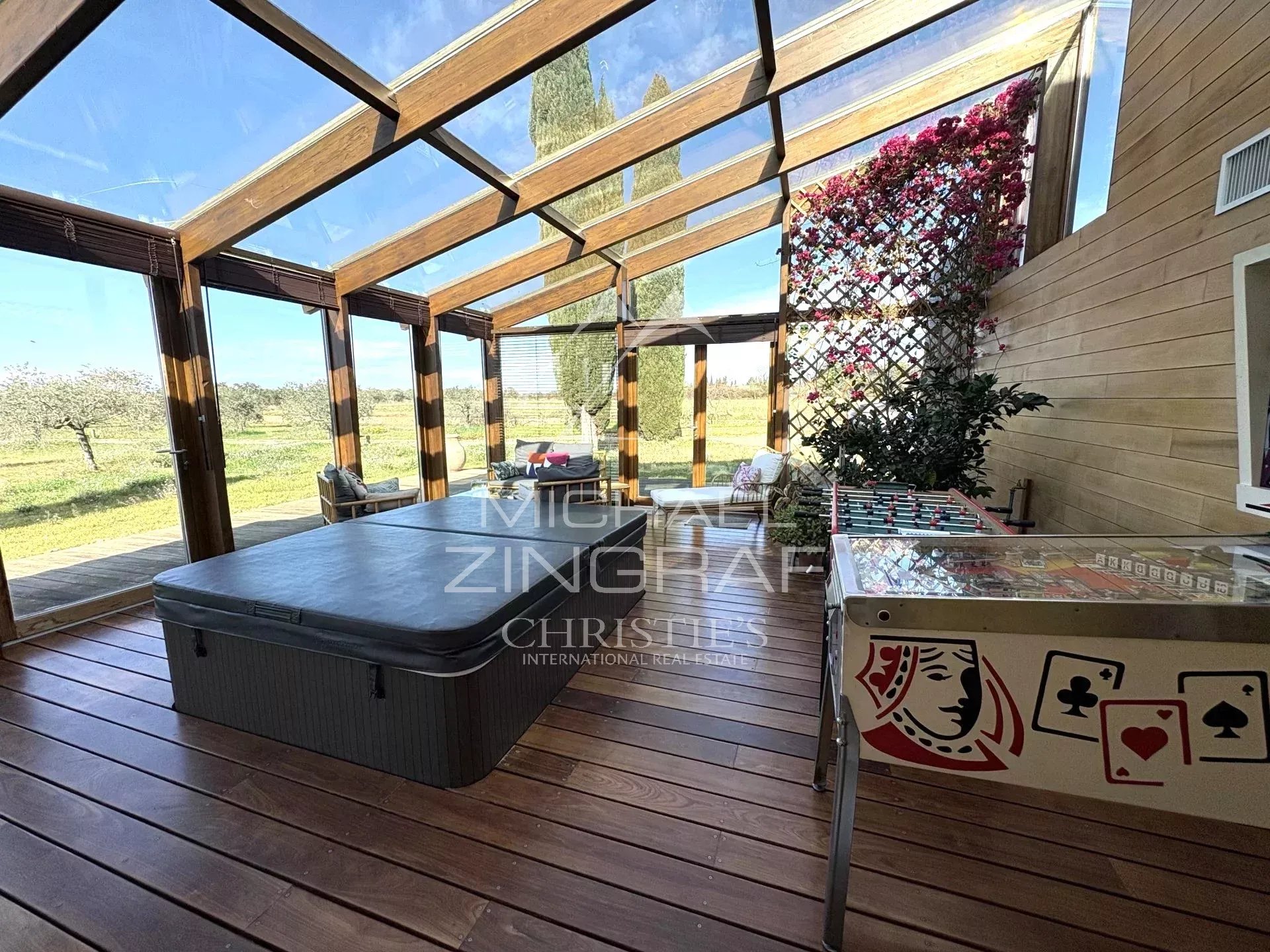 Einzigartiges Anwesen in der Nähe von Arles