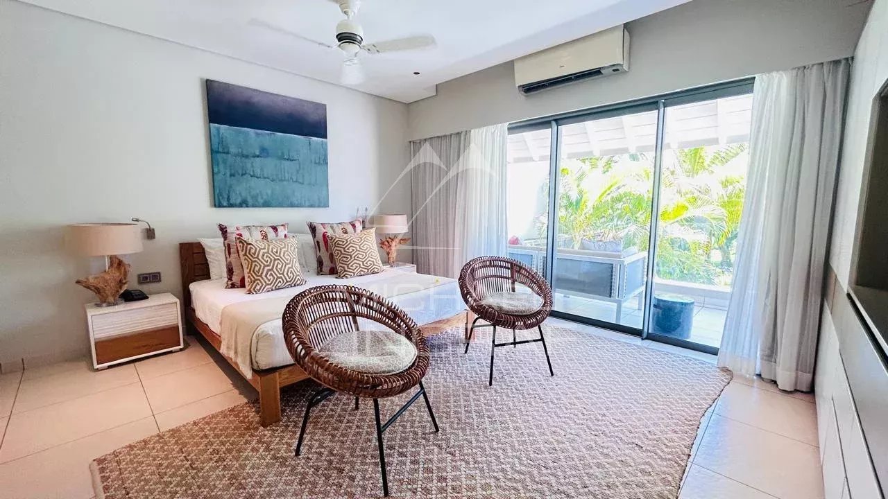 Exceptional duplex in the heart of Anahita