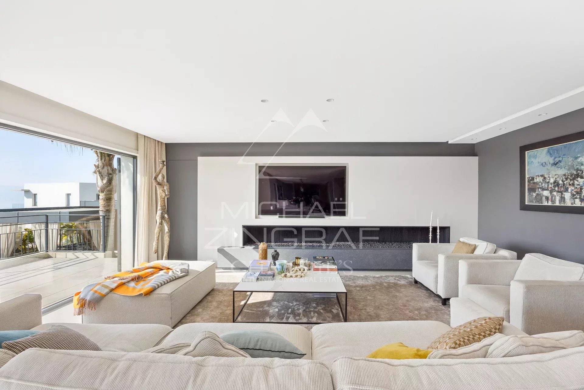 Domaine fermé et vue panoramique mer