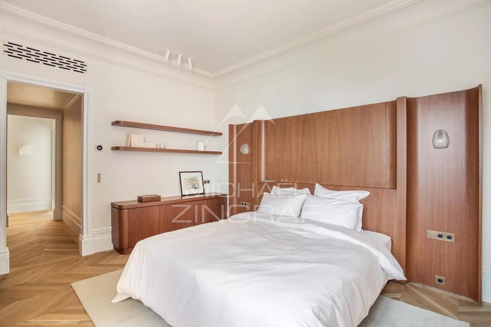 To sell - 3 Mastersuites - Perfect condition  - Odéon