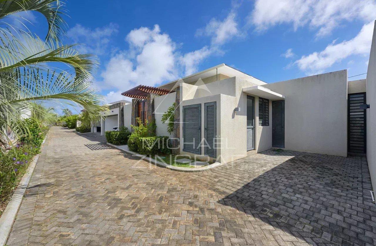 Villa avec piscine dans une résidence sécurisée à Péreybère