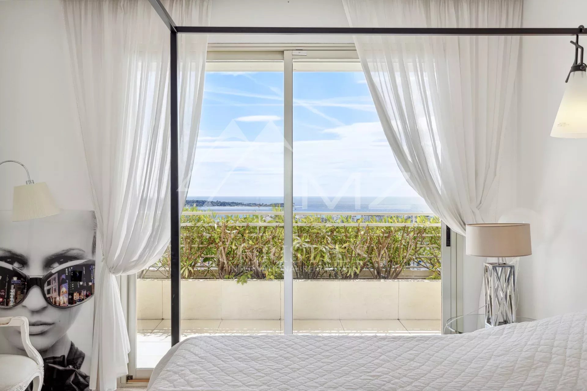 appartement d'angle 4 chambres vue Mer