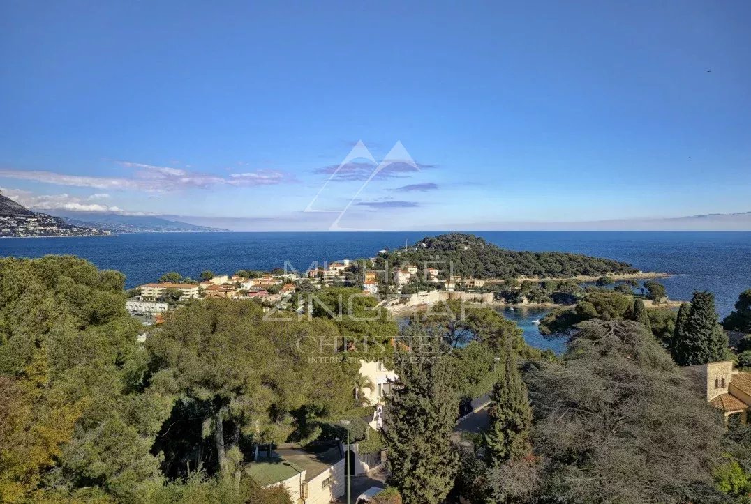 Renoviertes Penthouse mit herrlichem Meerblick