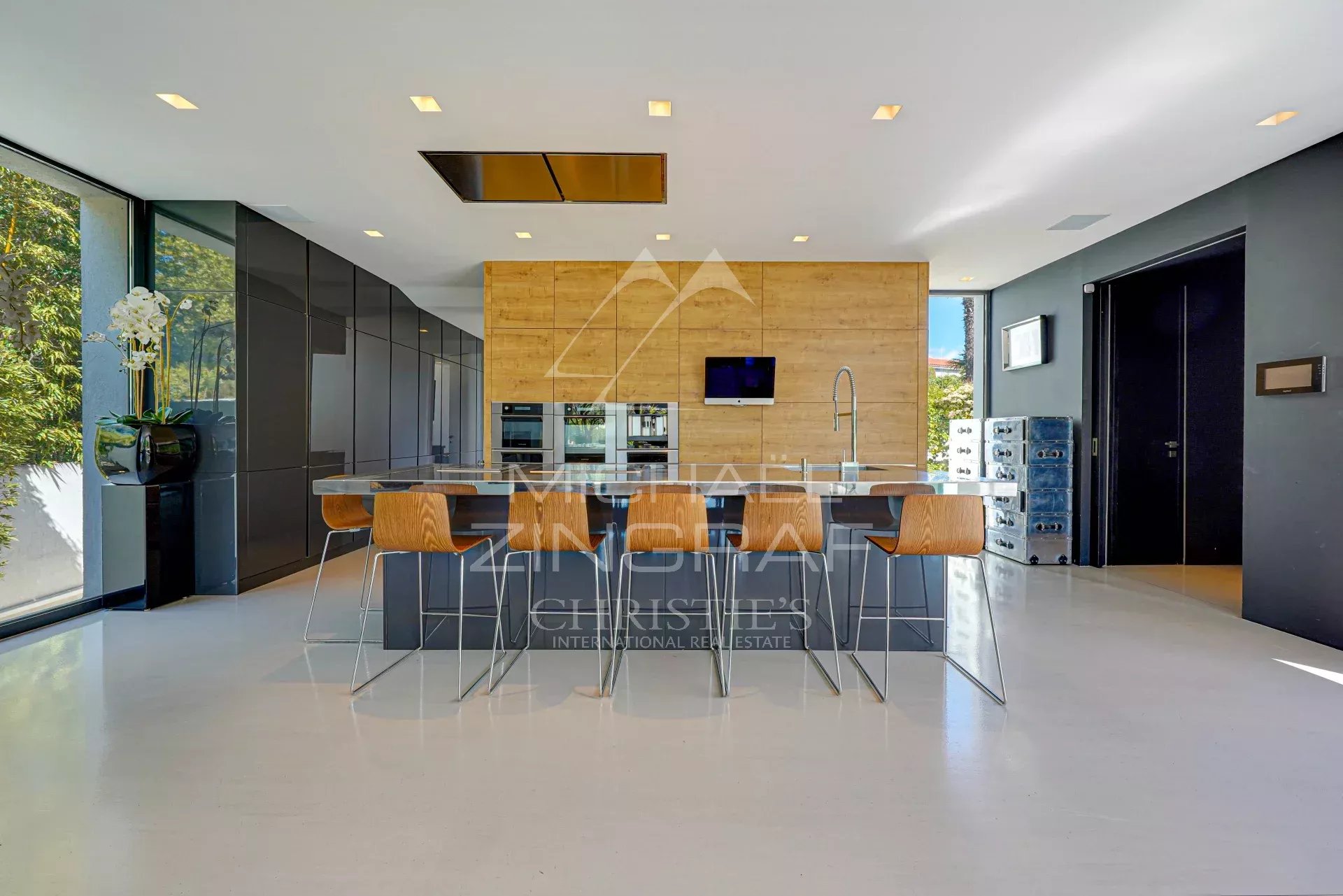 Domaine exclusif - belle villa contemporaine proche de la plage