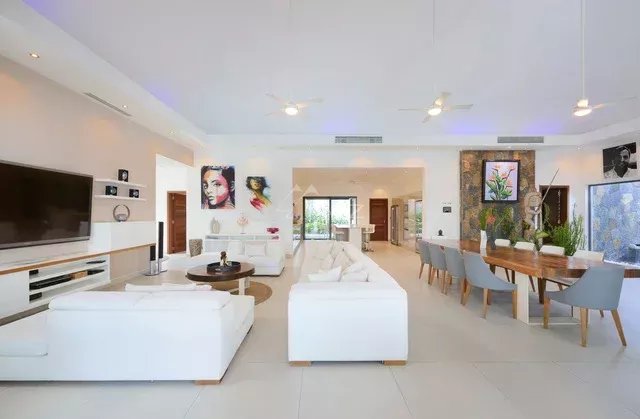 Luxury 4 bedroom Villa in Grand Bay