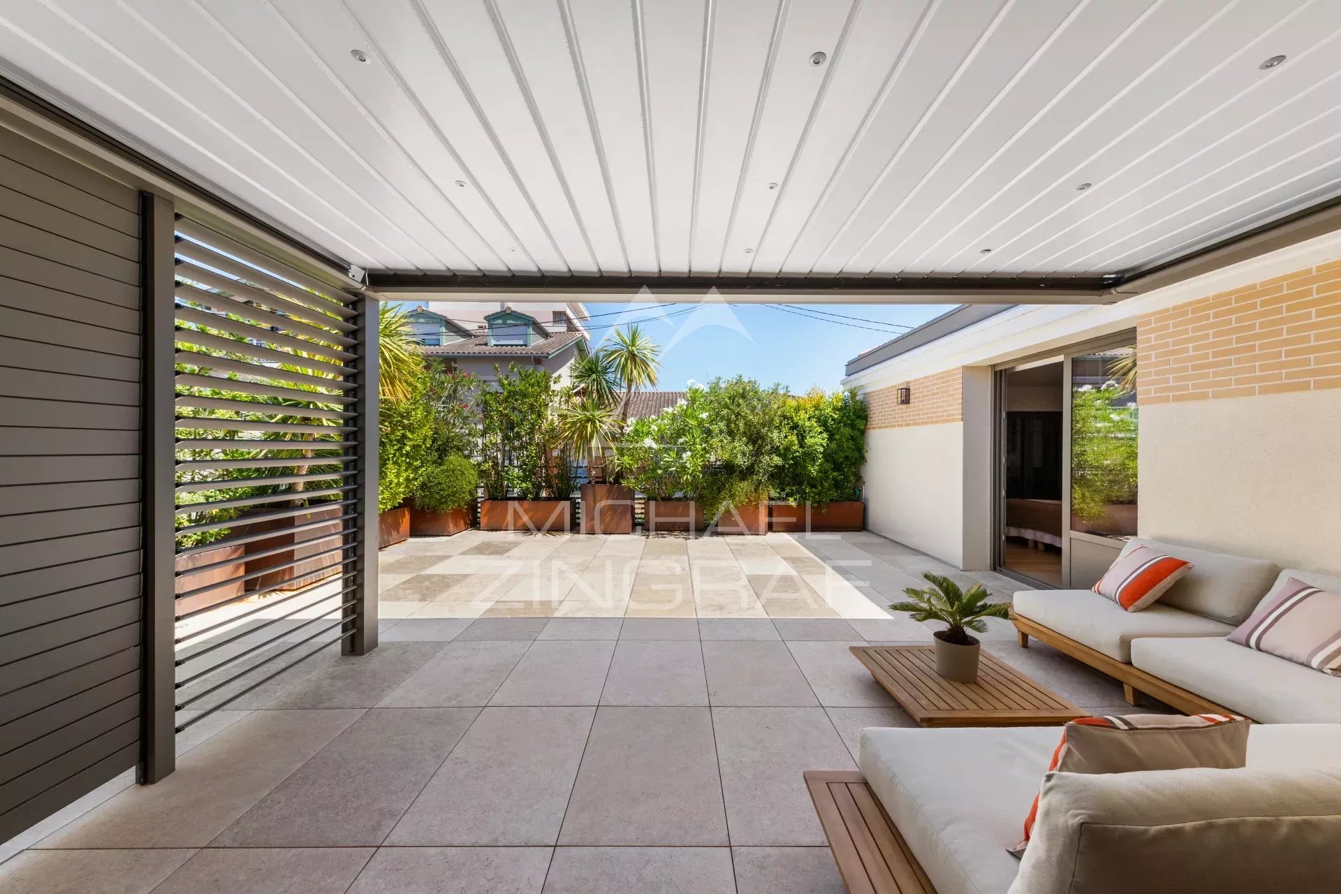 CENTRE-VILLE D'ARCACHON - VILLA HAUT DE GAMME AVEC SOLARIUM