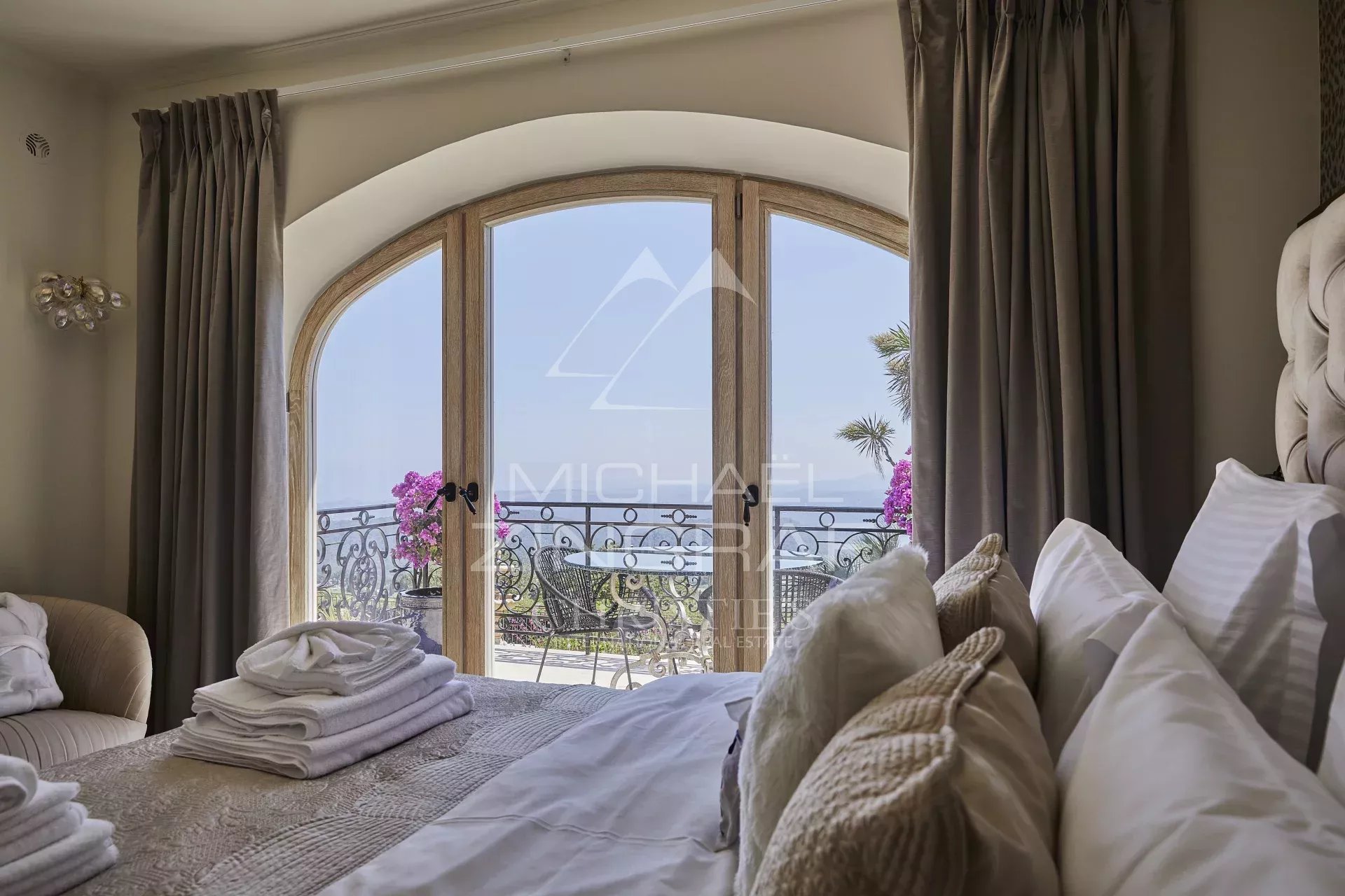 Tourrettes-sur-Loup - Villa provençale avec vue mer panoramique - 8 chambres