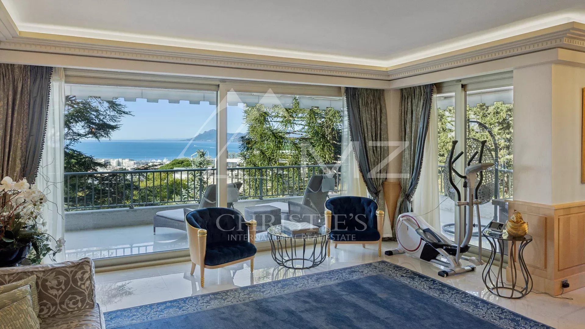 Superb 4-room apartment in a prestigious residence