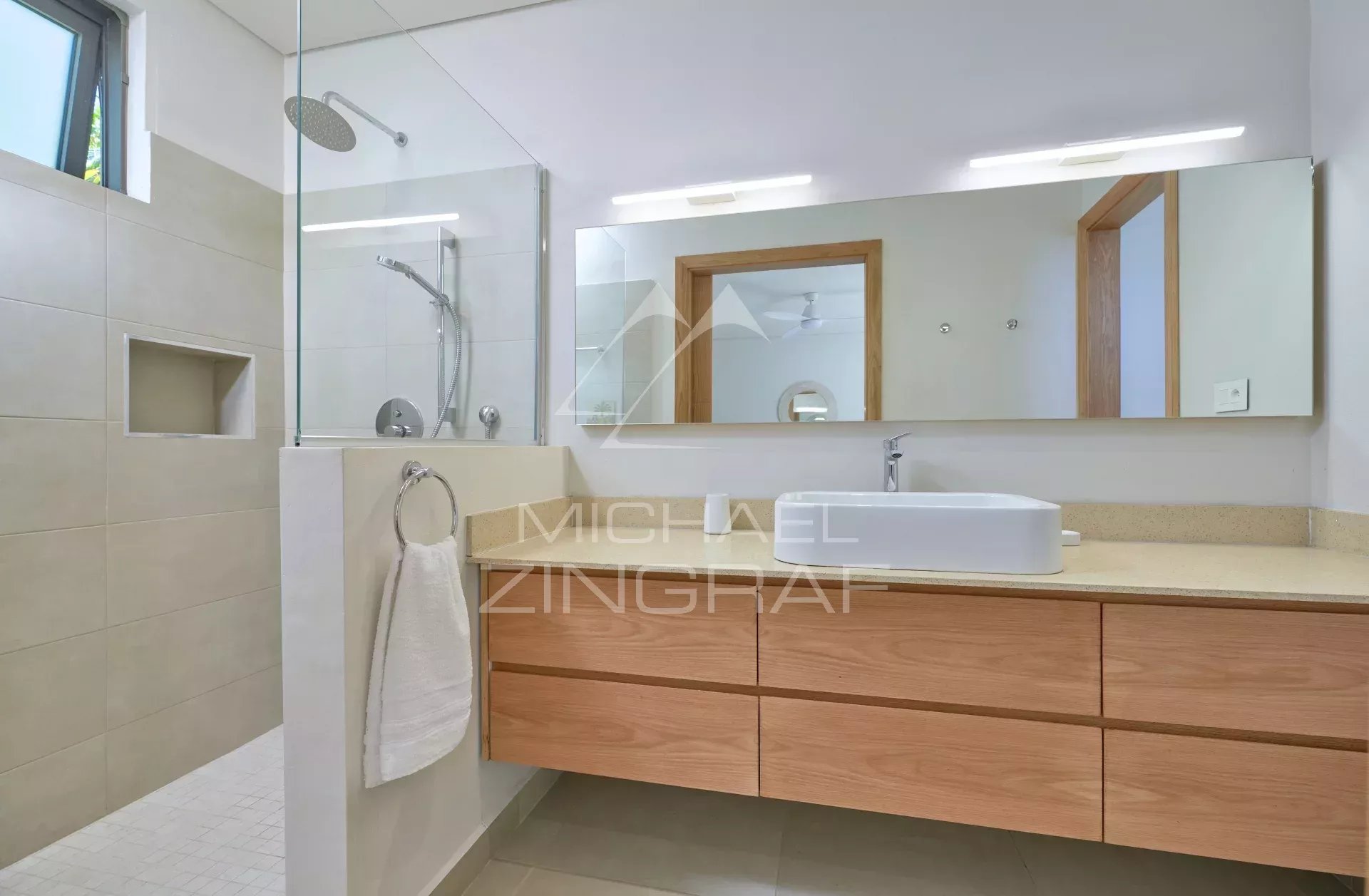 Villa de 4 chambres dans résidence sécurisée à Grand Baie