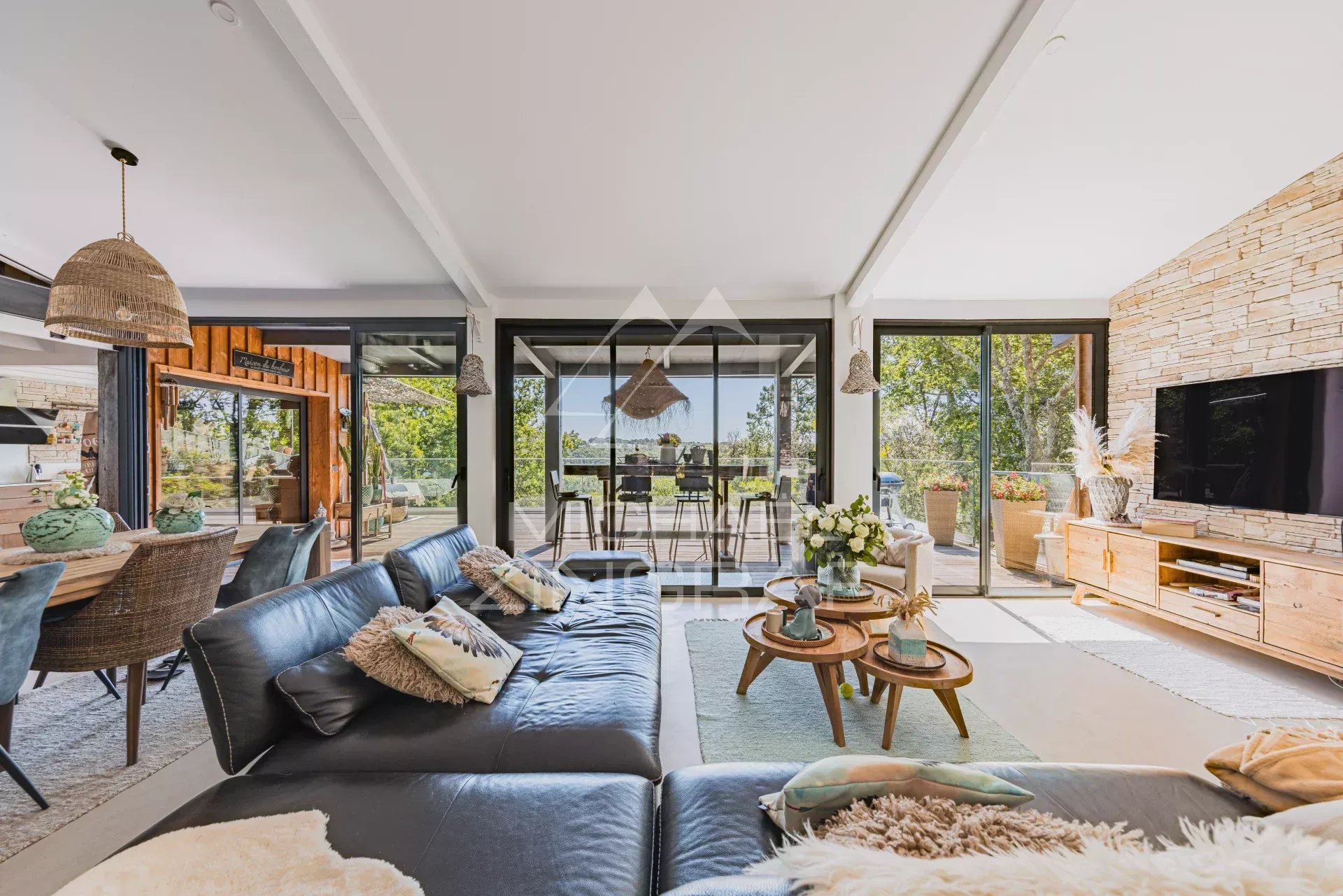PYLA-SUR-MER - VILLA DE 8 PIÈCES AVEC UNE VUE PANORAMIQUE SUR LA FORÊT