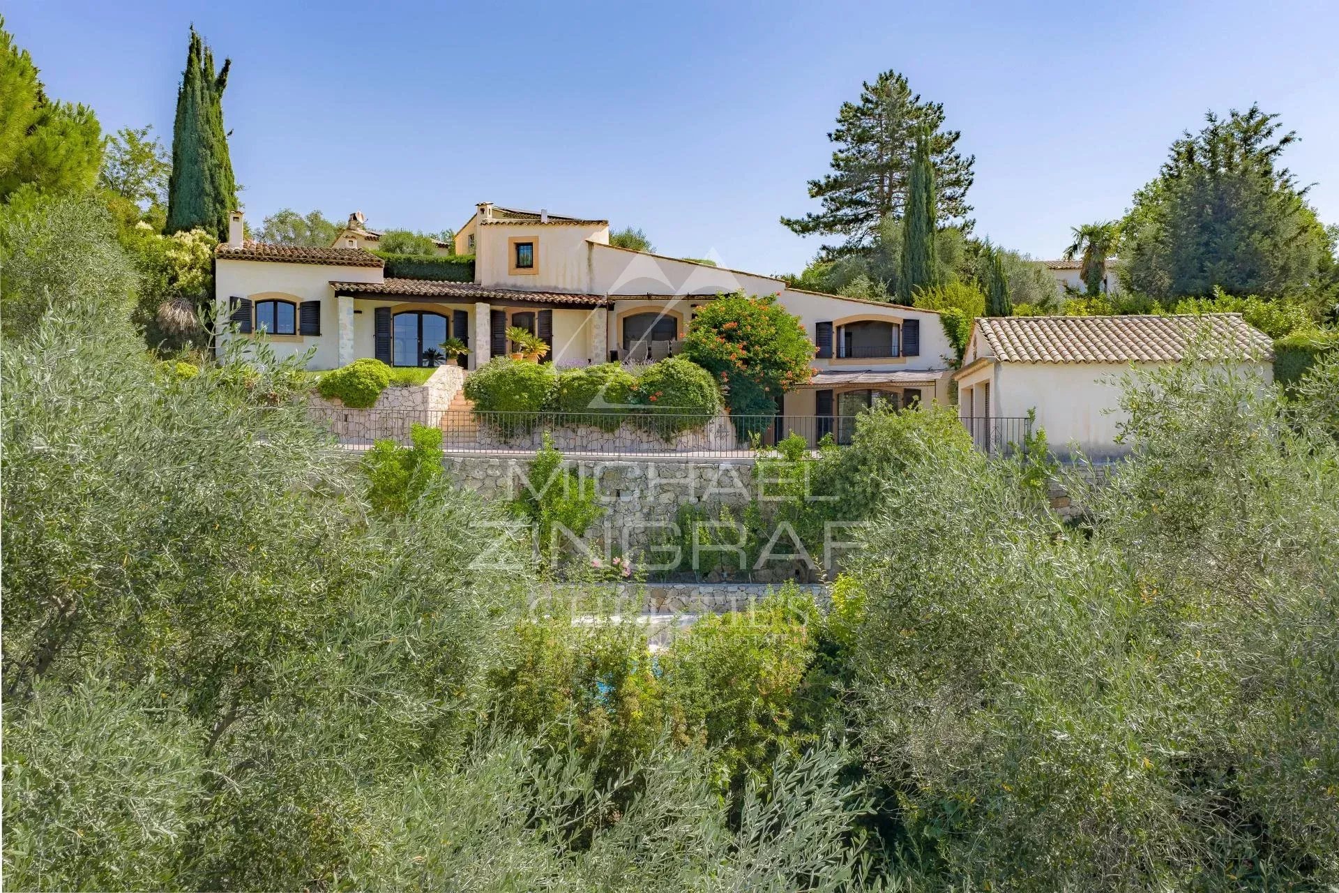 Plascassier – Provençal villa with sea views