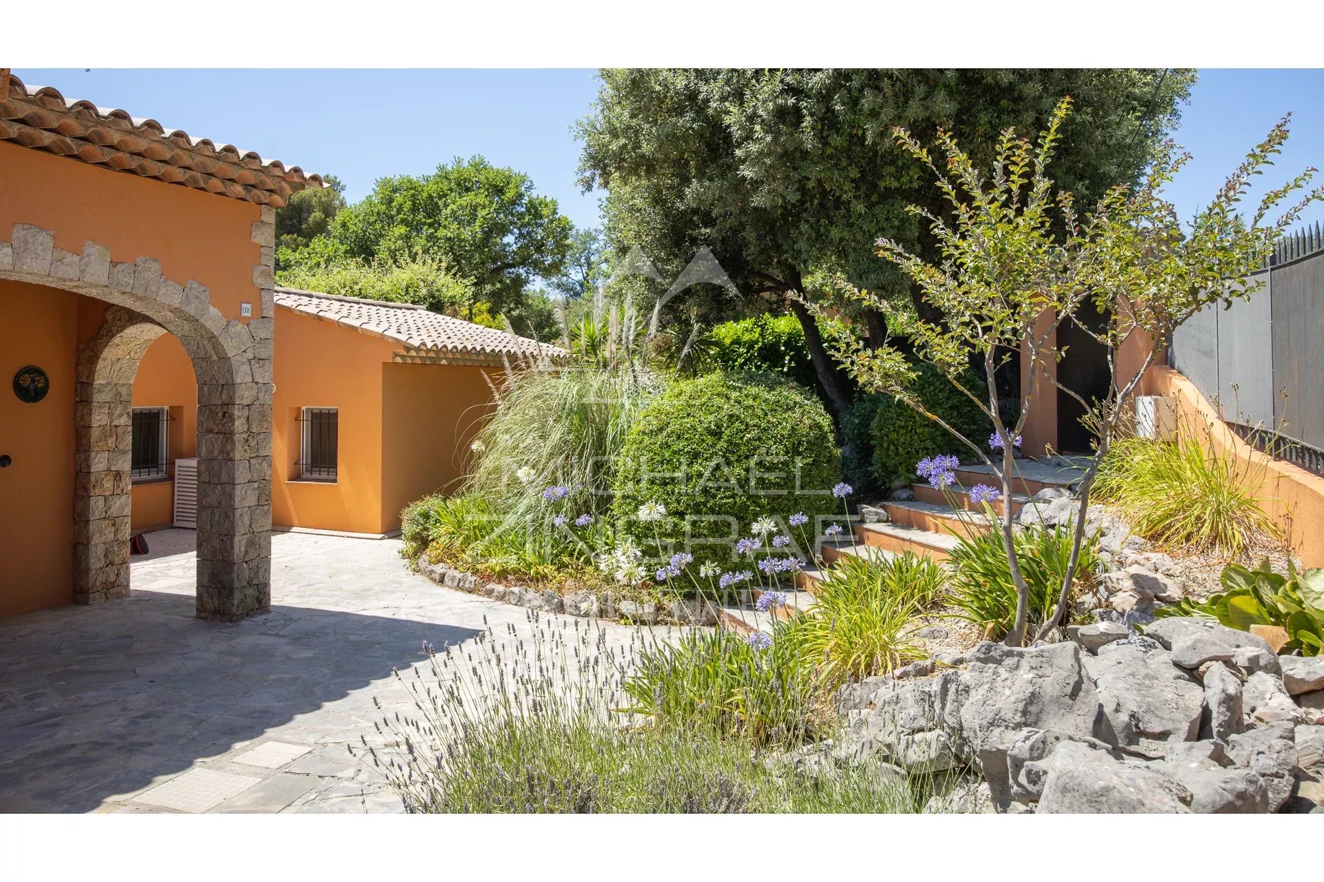 Renovated Villa with Panoramic Views, Heated Pool and Guest Apartment – A Peaceful Oasis -