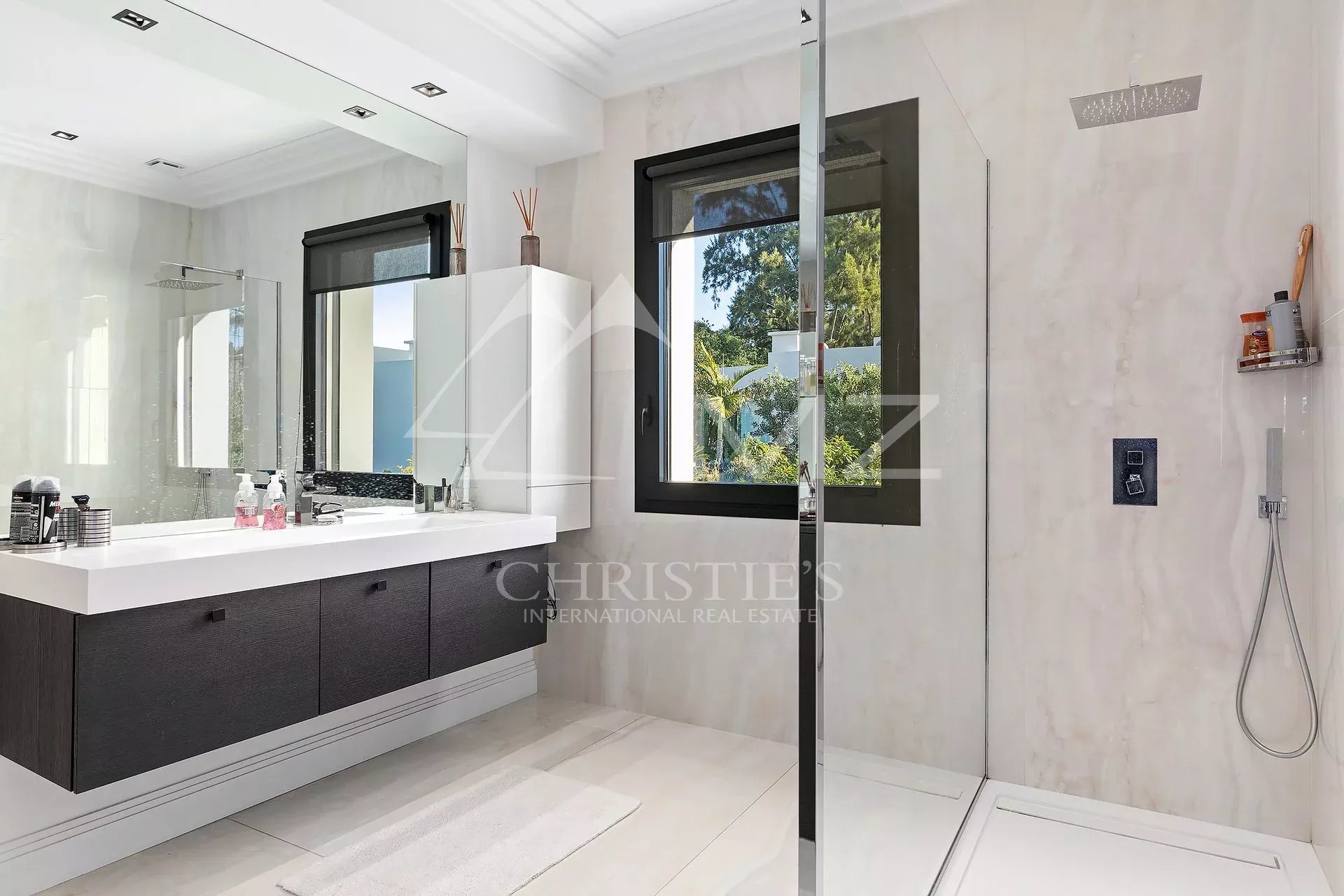 Close to Cannes - Juan-les-Pins - Modern villa close to the beach