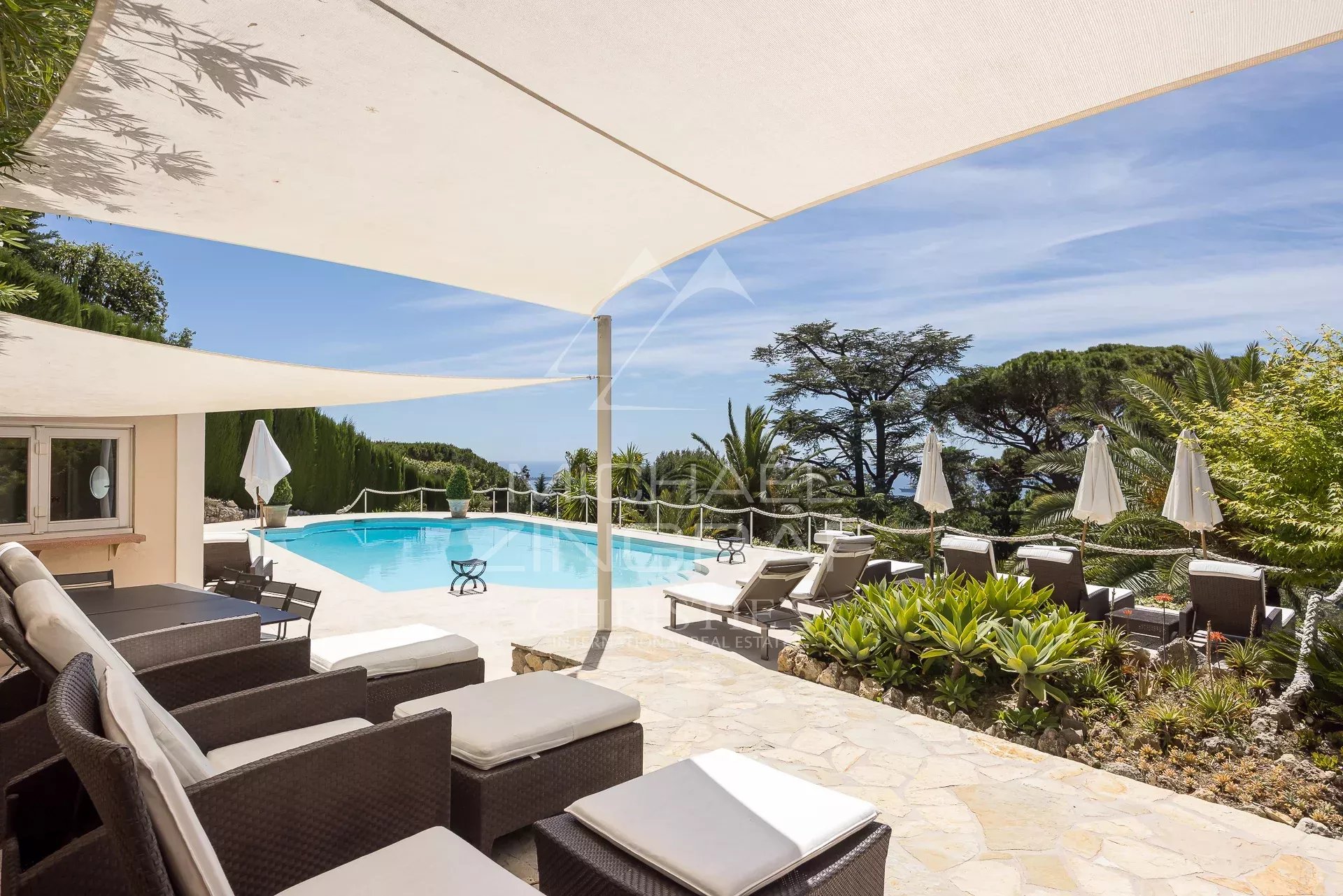 Co - EXCLUSIVITE - Cannes - Californie - Majestueuse maison de Maitres
