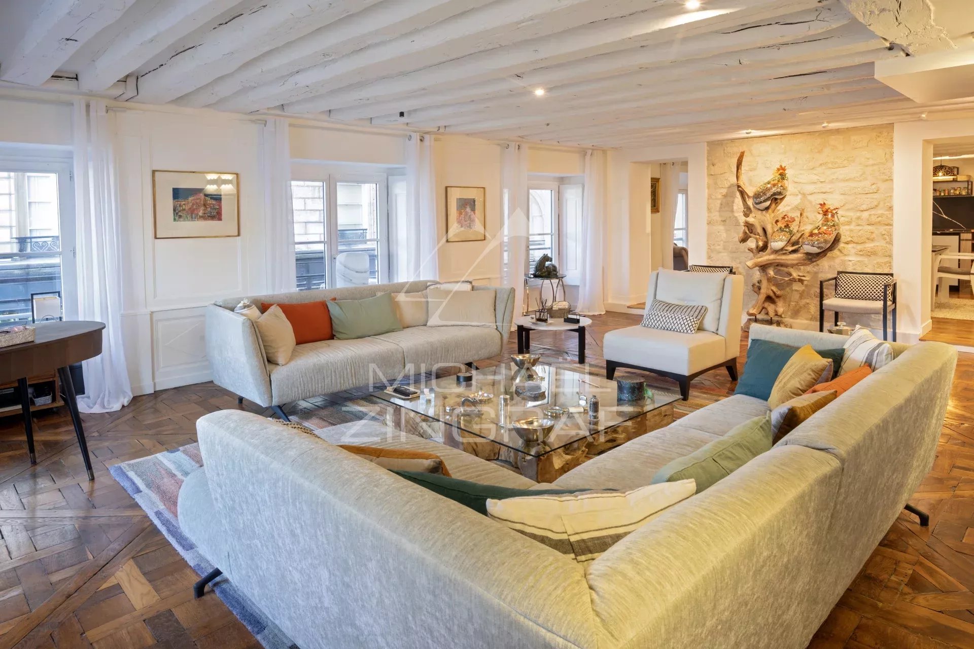 A vendre - Quai Voltaire - 2 suites - Parfait état - Vue Scène