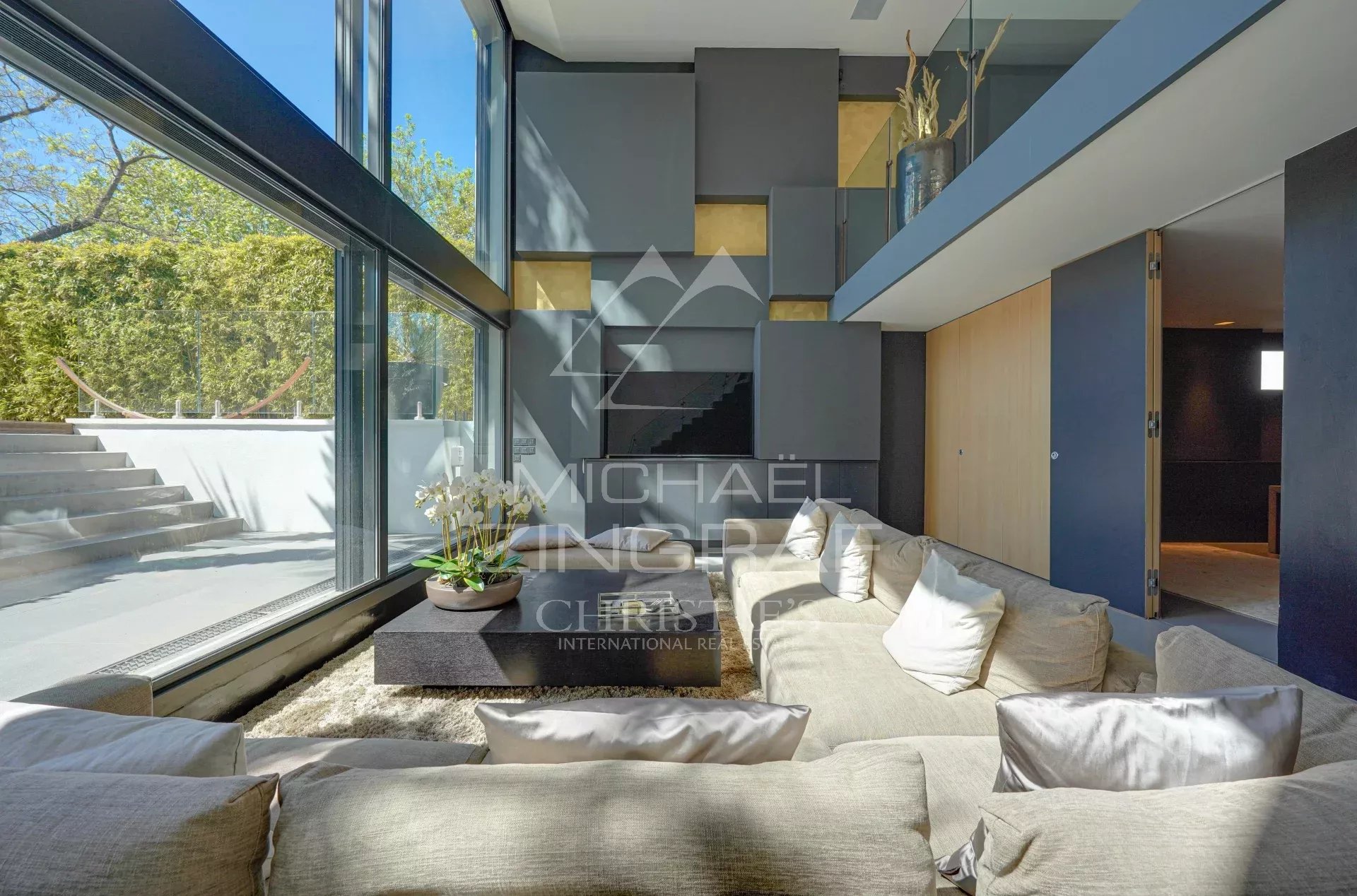 Domaine exclusif - belle villa contemporaine proche de la plage