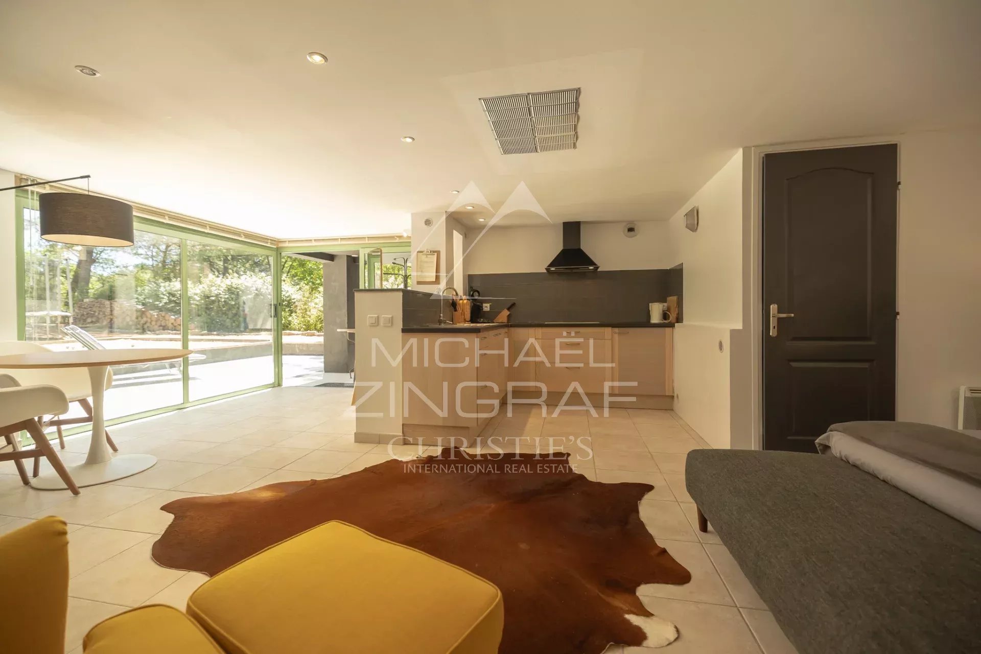 Villa d’architecte au cœur de la nature