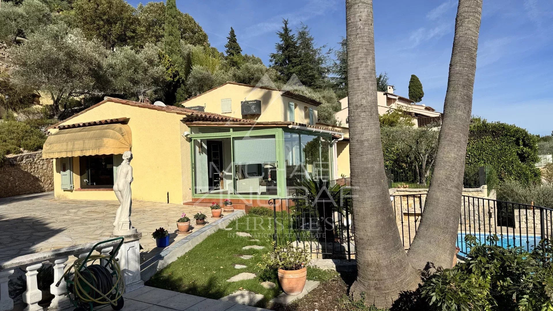 Villa with panoramic views