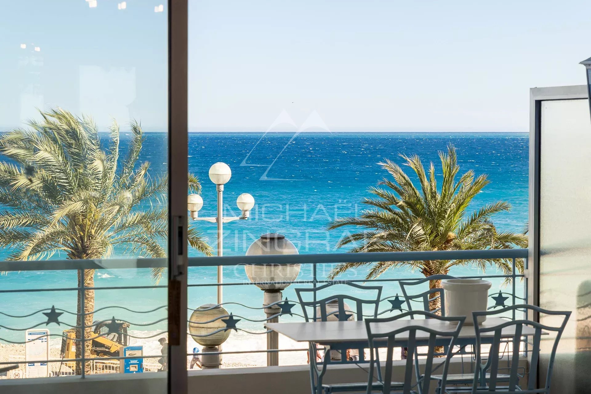 Location d'appartement à long terme - Promenade des Anglais, Nice