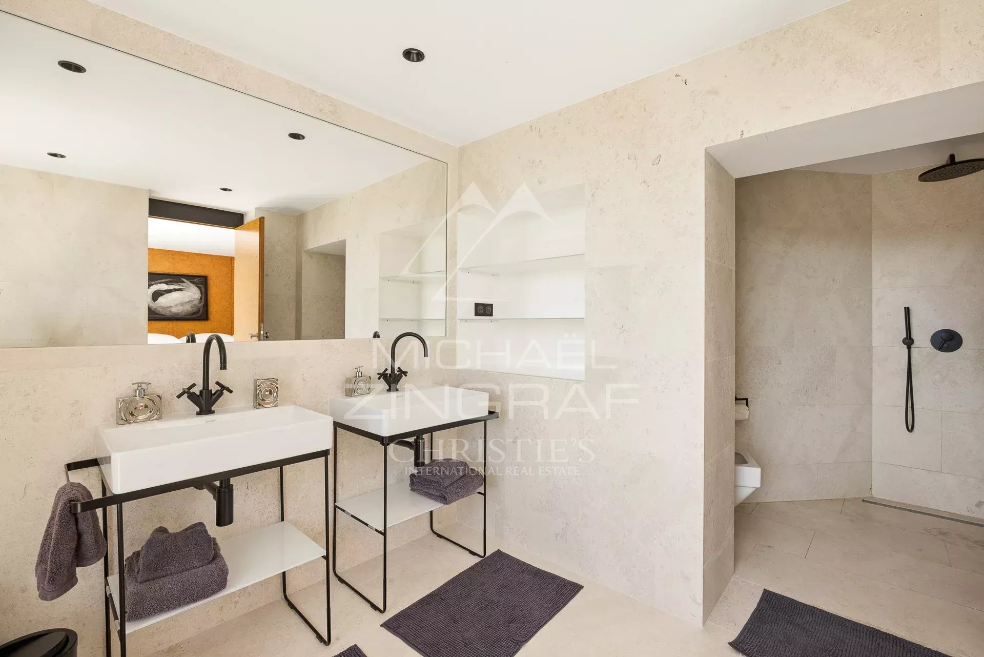 Cannes – Croix-des-Gardes – Architect-designed villa with panoramic sea views