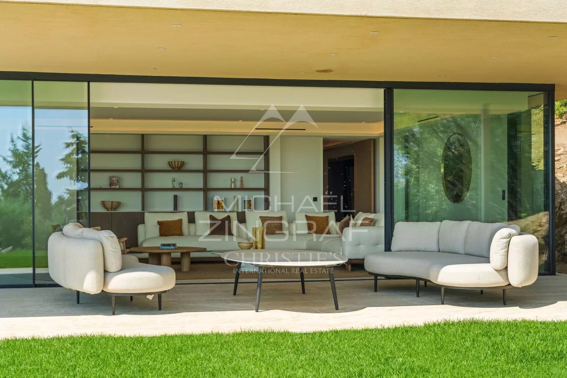 Exceptional Villa in Pampelonne – Elegance and Privacy