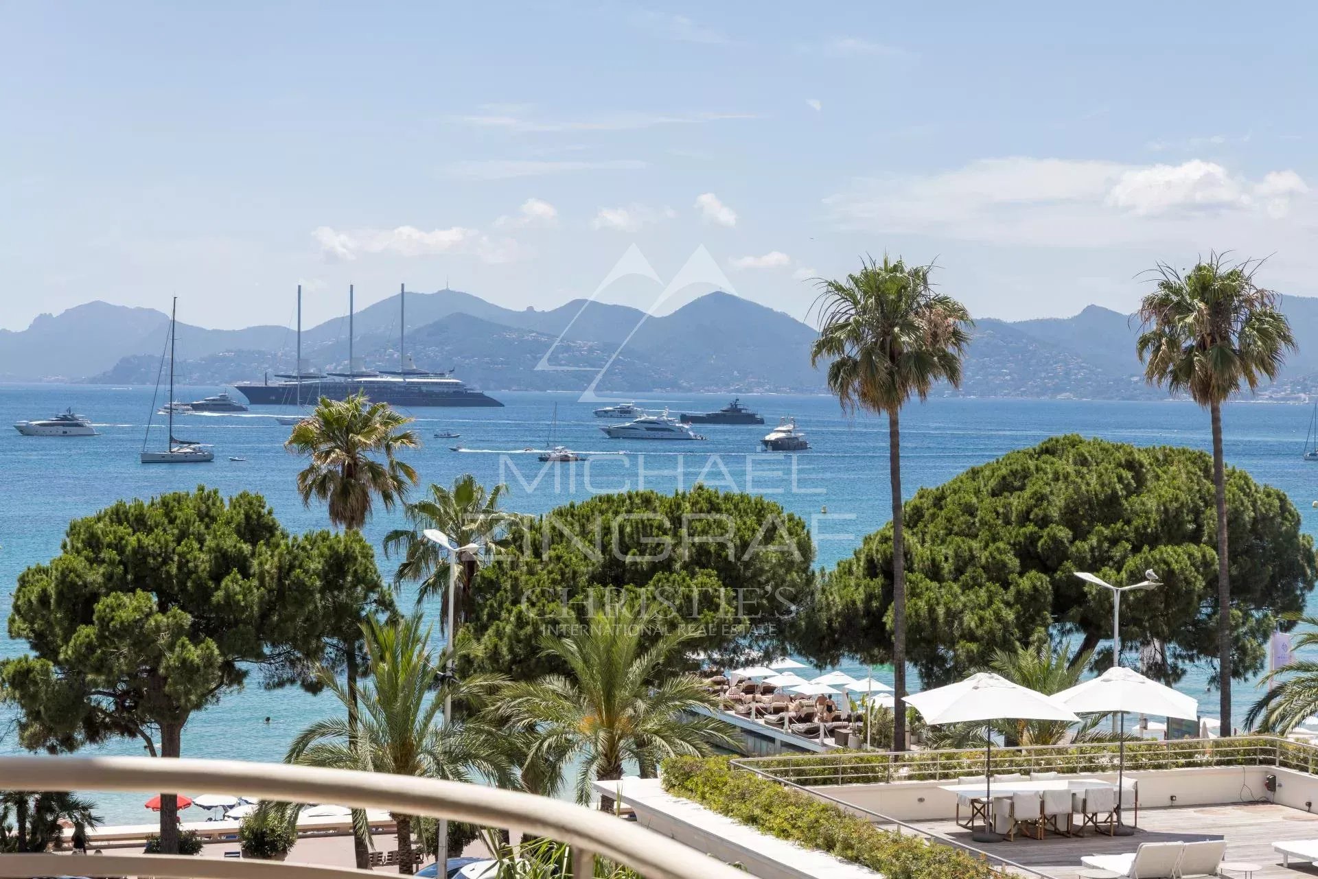 Cannes – In der Nähe der Croisette – Außergewöhnliches Studio mit Balkon, Meerblick und Garage